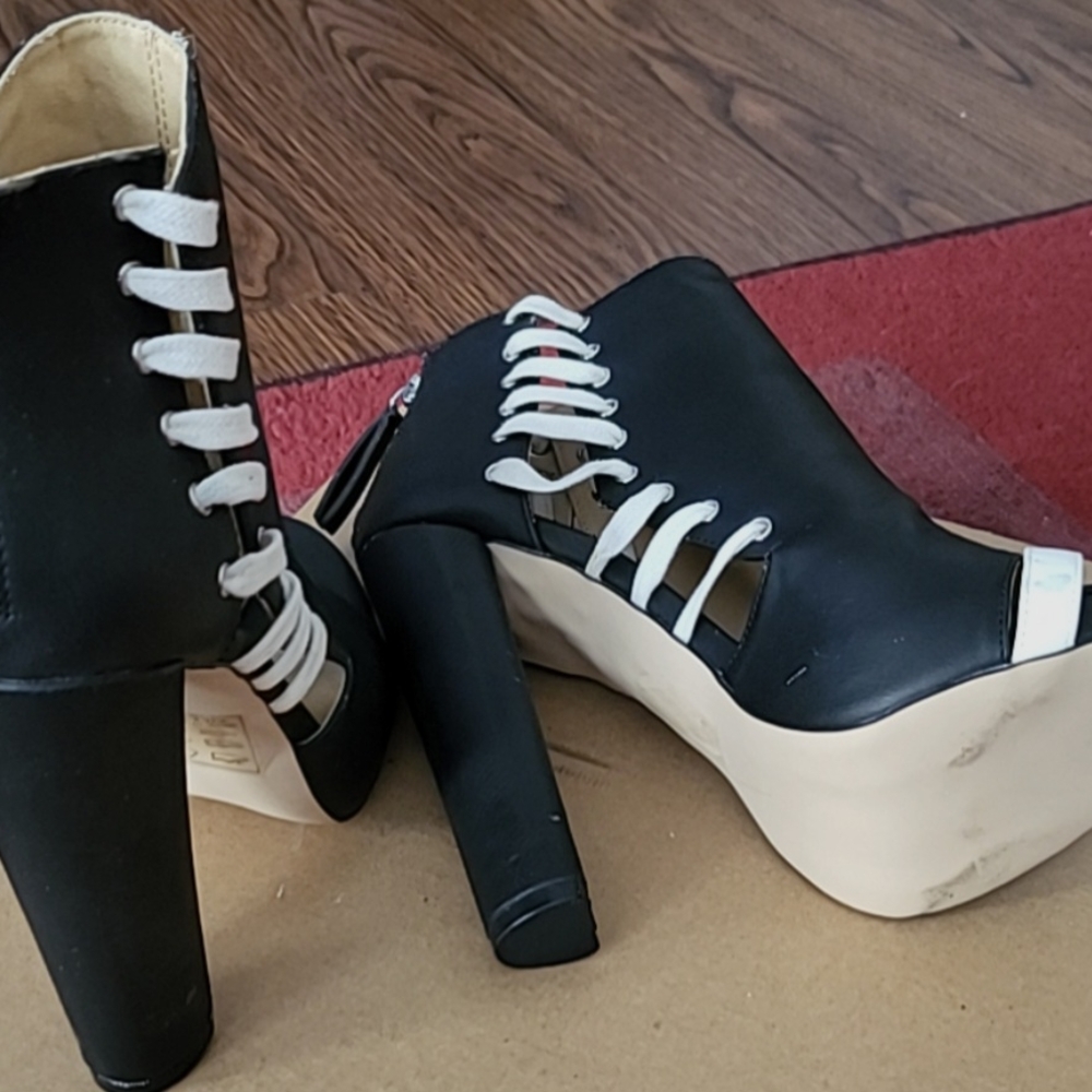 GX by Gwen Stefani Black and White Heeled Boots - Picture 2 of 2